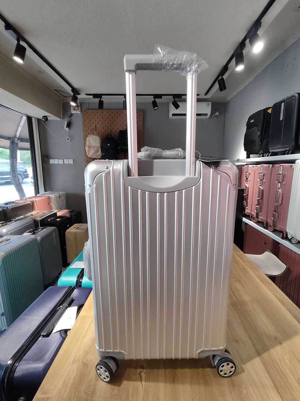 Thumbnail: Suitcase Hanke Premium Full Aluminium 24 Inch, M