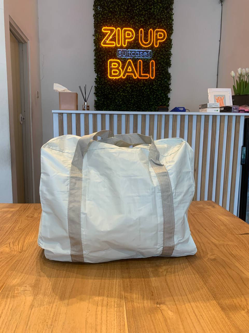 Thumbnail: Bag Travel Hand Carry Large