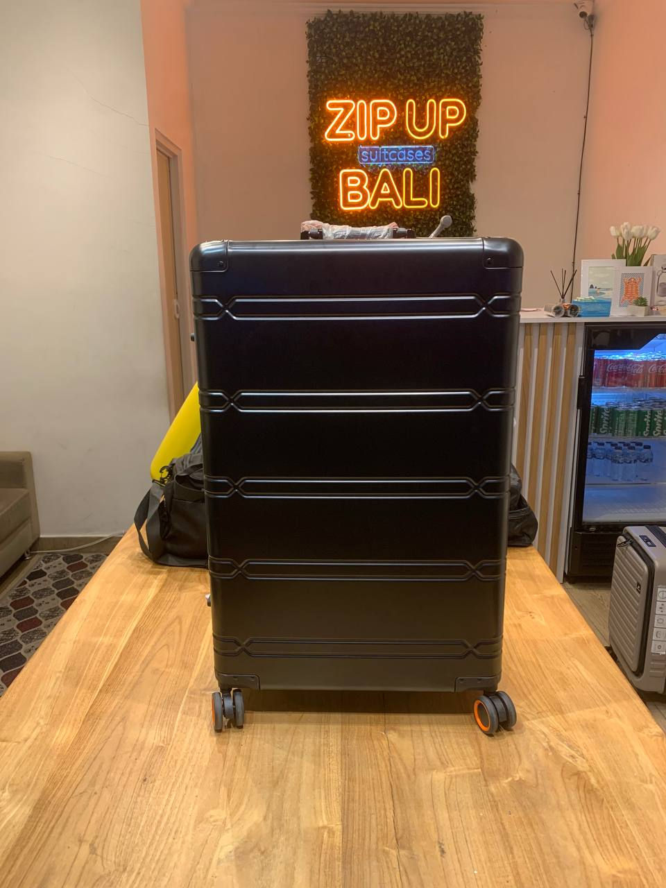 Thumbnail: Suitcase Hanke Premium Ultra Full Aluminium 28 inch,L