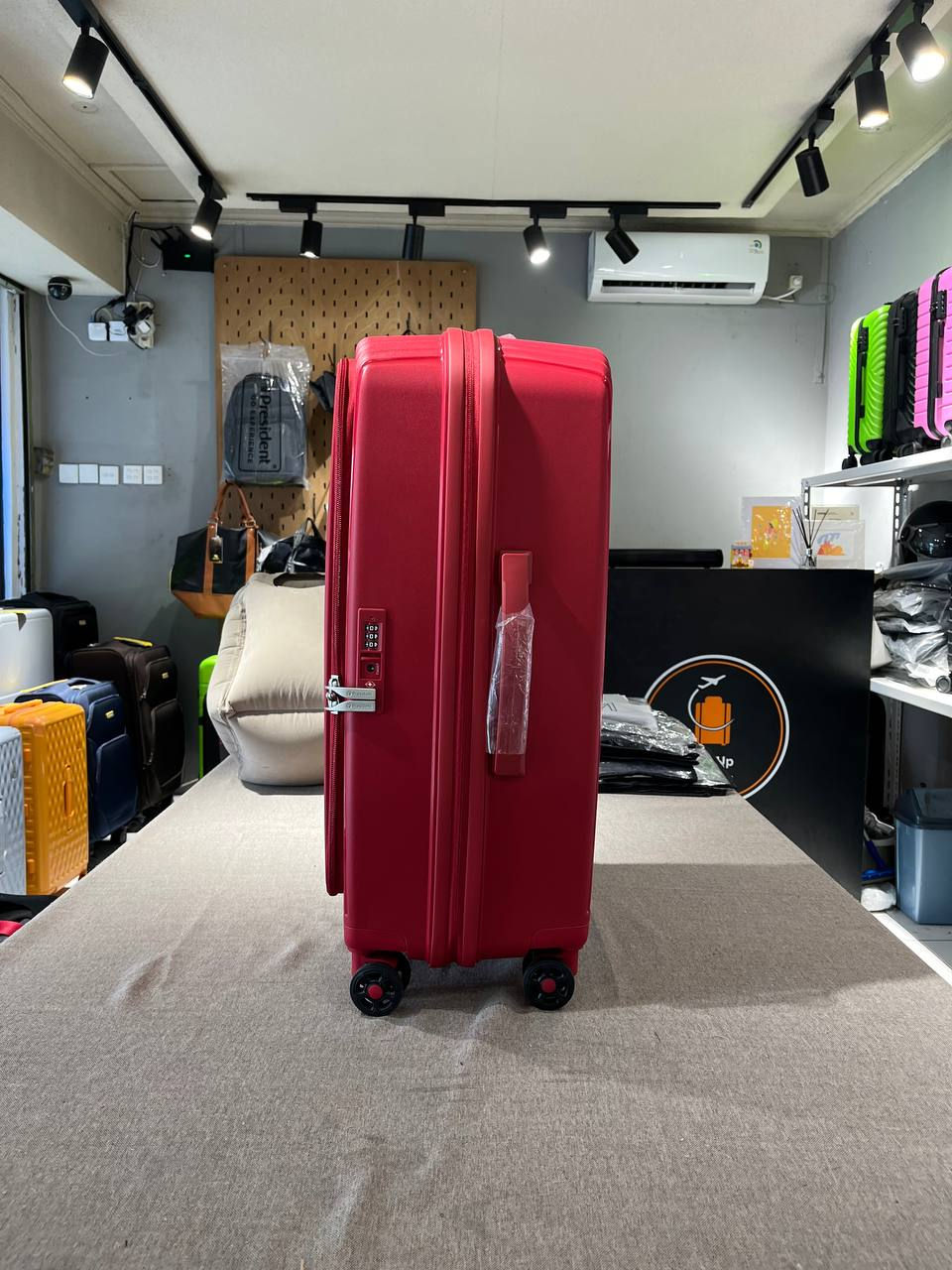Thumbnail: Suitcase President High Classic 24 Inch, M