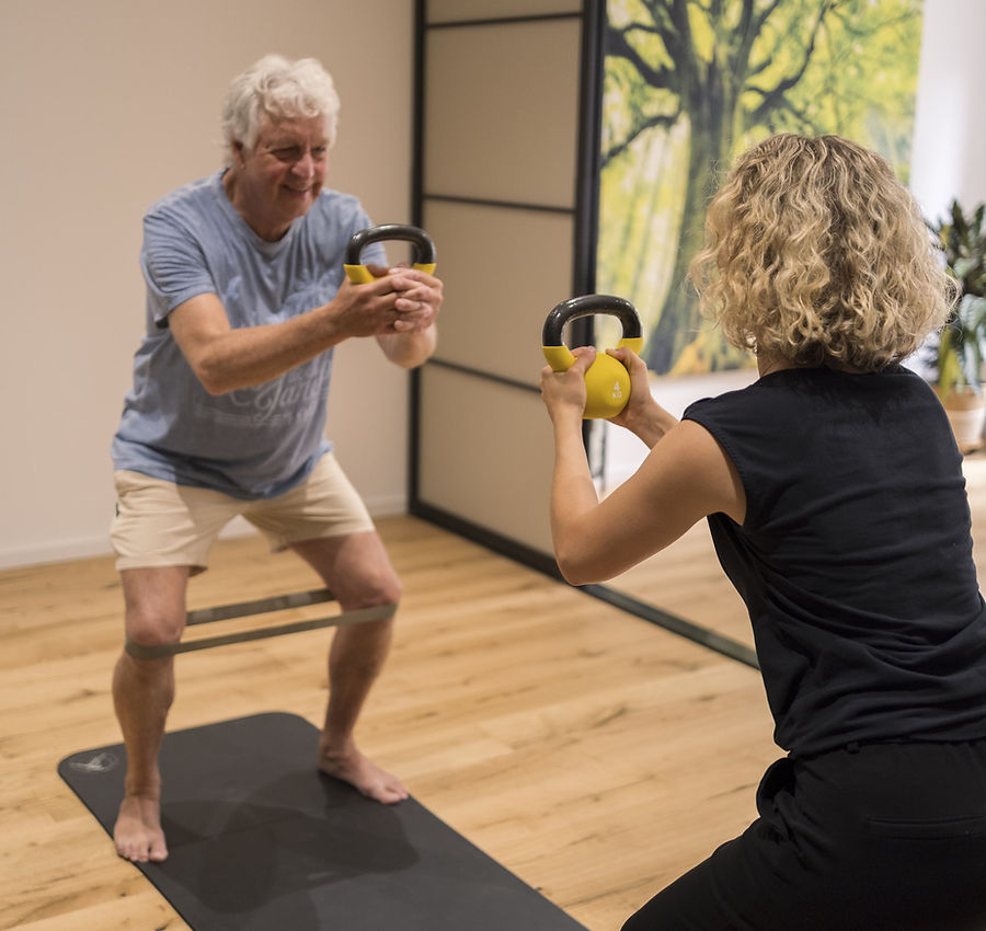 Krankengymnastik am Geraet Physiotherapie Mannheim Feudenheim.jpg
