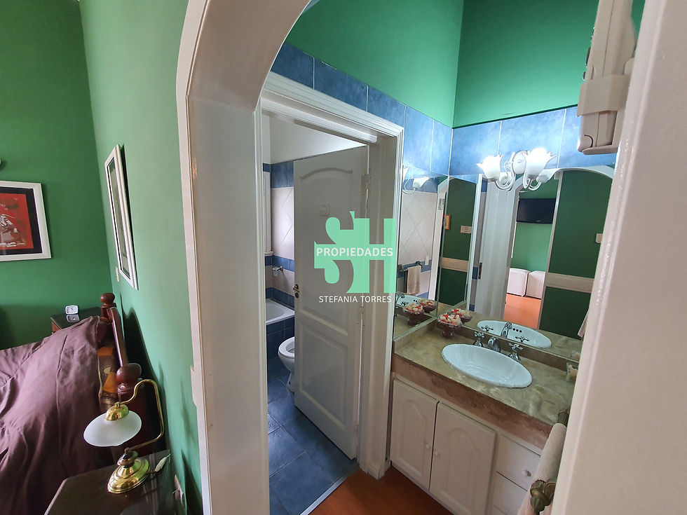 Miniatura: Tres Carabelas y Shaw "La Navarra"