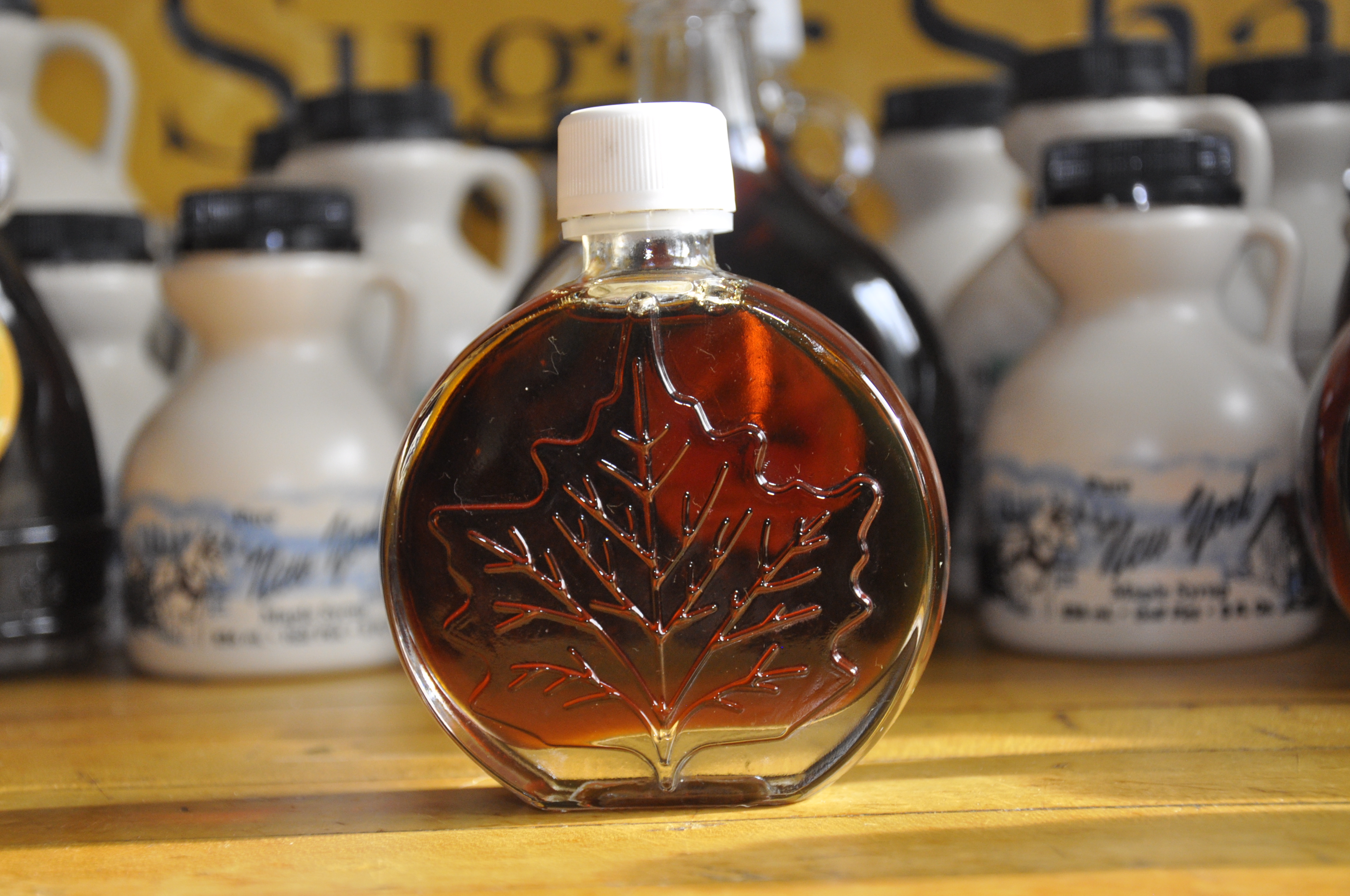 Glass Specialty Bottle - Round Leaf