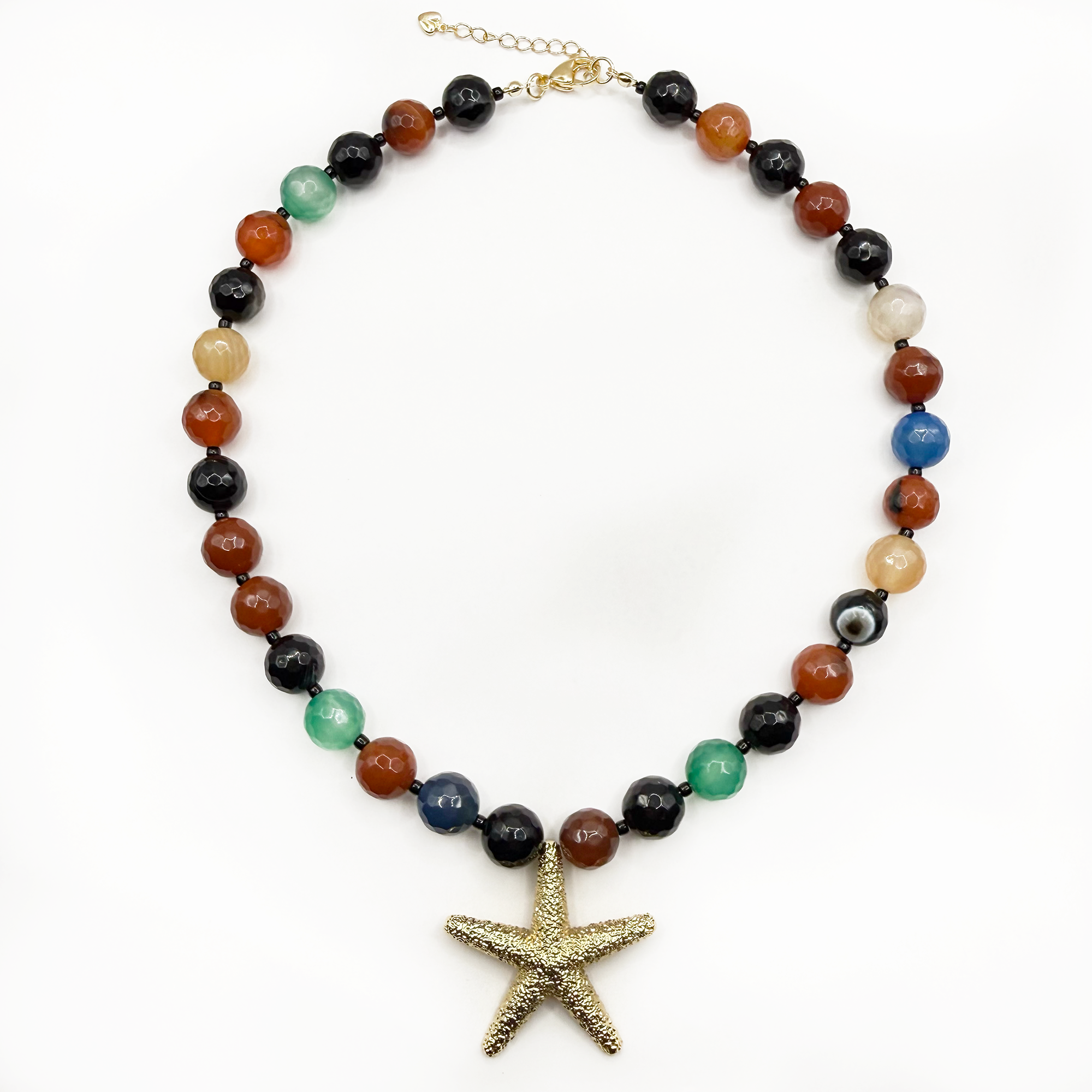 Collar de ágatas de colores con dije de estrella bañado en oro, diseño veraniego en tendencia, largo 40 cm con alargue ajusta