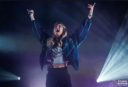coline-b-chanson-pop-electro-jura-concert.jpg