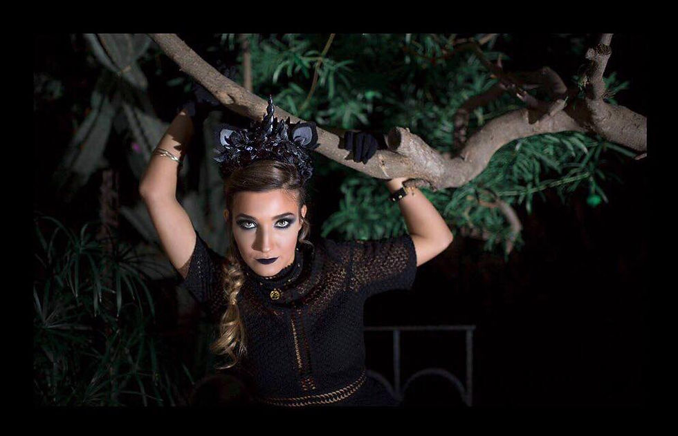 תמונה ממוזערת: קשת חד-קרן ופרחי משי בצבע שחור למבוגר/ת