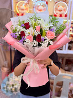 Lovely Roses & Lilies