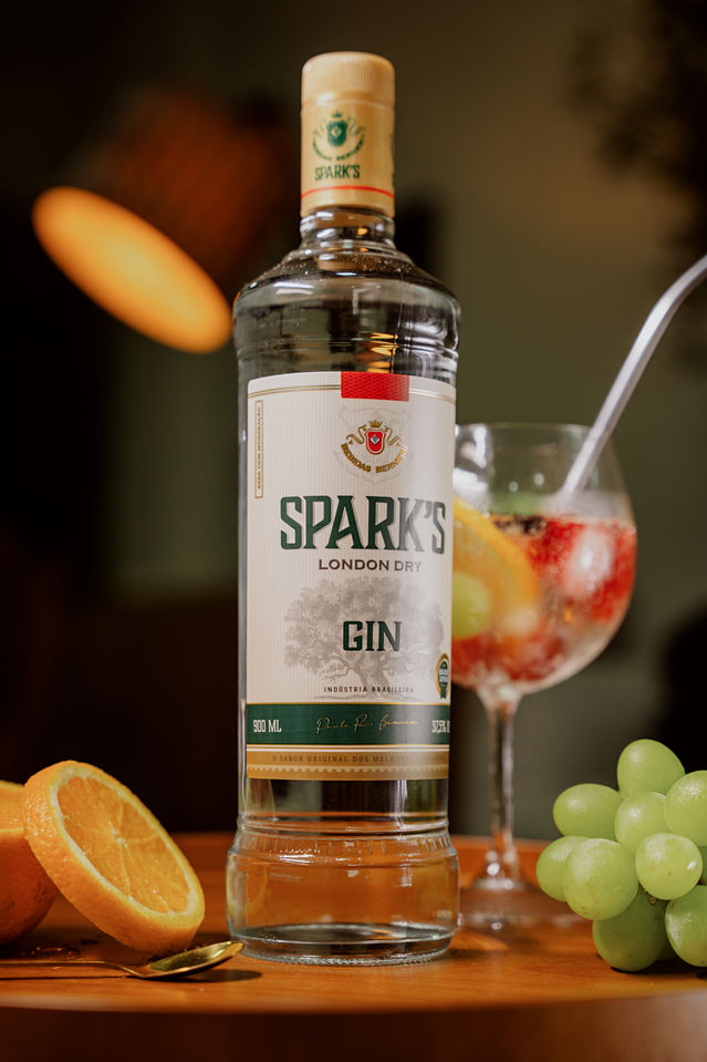 O nosso novo GIN SPARK's é um produto que une ingredientes selecionados e a tradição numa receita equilibrada que traduz o melhor da essência rústica e orgânica do Brasil, com o sabor dos mais renomados Gins do mundo. Experimente!
*Graduação alcoólica: 37,5%.