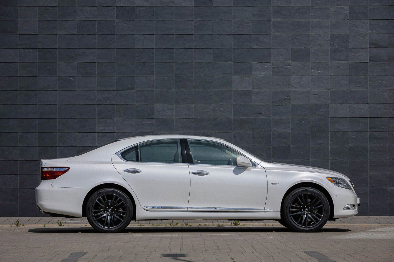 LS600h gif.gif