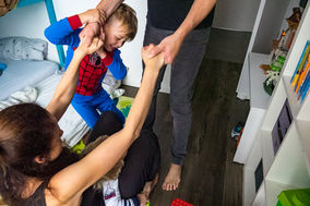 Dokumentarische Familienfotos zuhause mit Familienfotografin Solingen-11.jpg