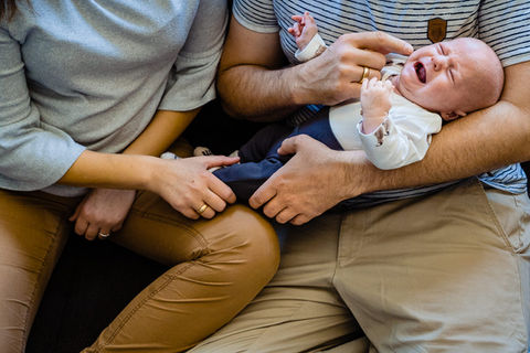 Babyfotos mit Hund zuhause und Babyfotograf Solingen-2.jpg