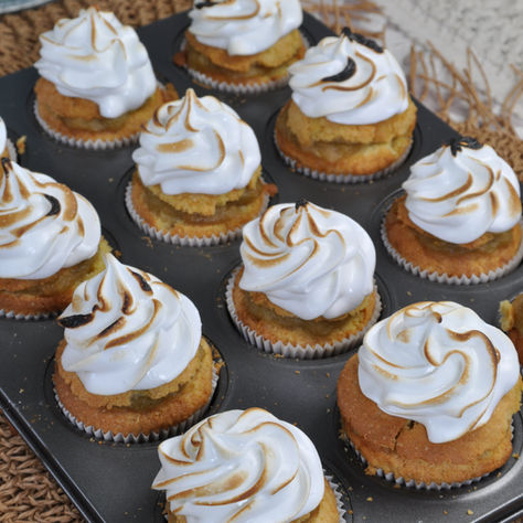 Rhababermuffins mit Baiser 