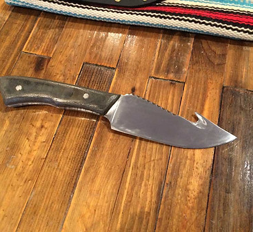 hunting-knife-1-gut-hook_IMG_1579_960px.jpg