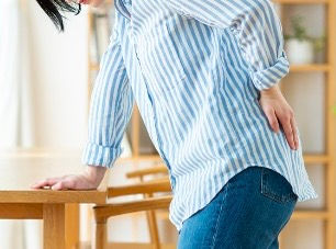 『ギックリ腰』要注意の季節です!
