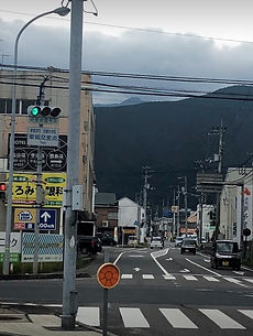 お店の案内 国道の写真