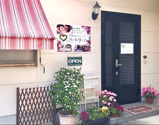 お店の案内 玄関前の写真