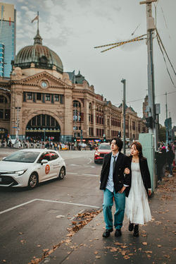Flinders station Couple Photographer engagment Melbourne