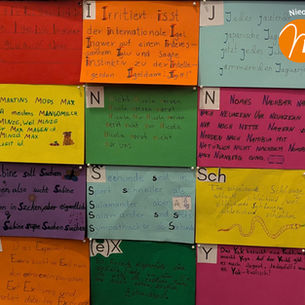 Martins Mops Max mampft meistens Mangomilch mit Minze