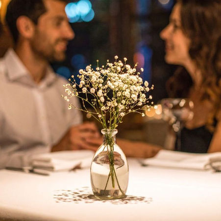 Should a Man Pay on the First Date?