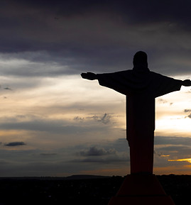 statue of resurrected Christ