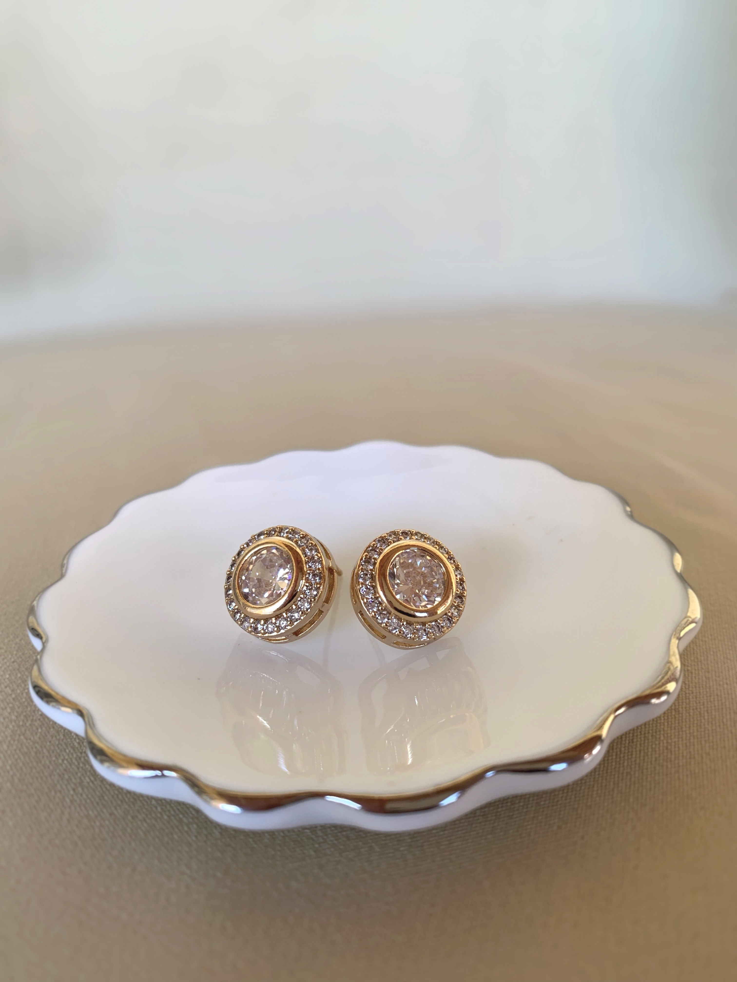 Brinco Zirconia Encapsulado - Dourado