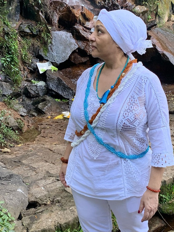 Médium Rosana