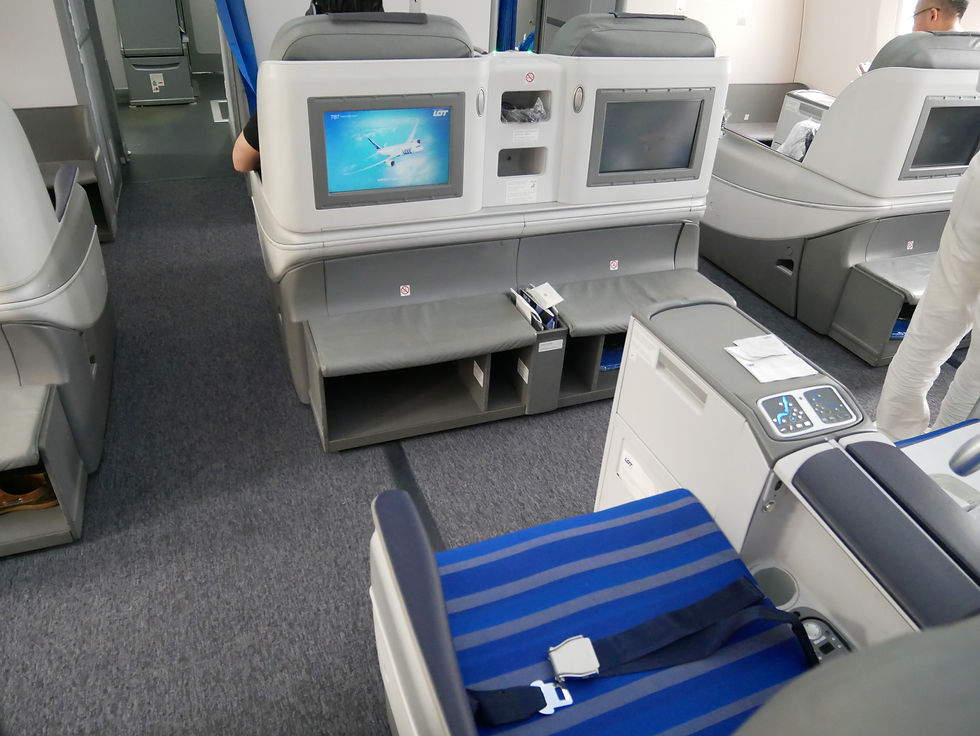 LOTポーランド航空 ビジネスクラス シート