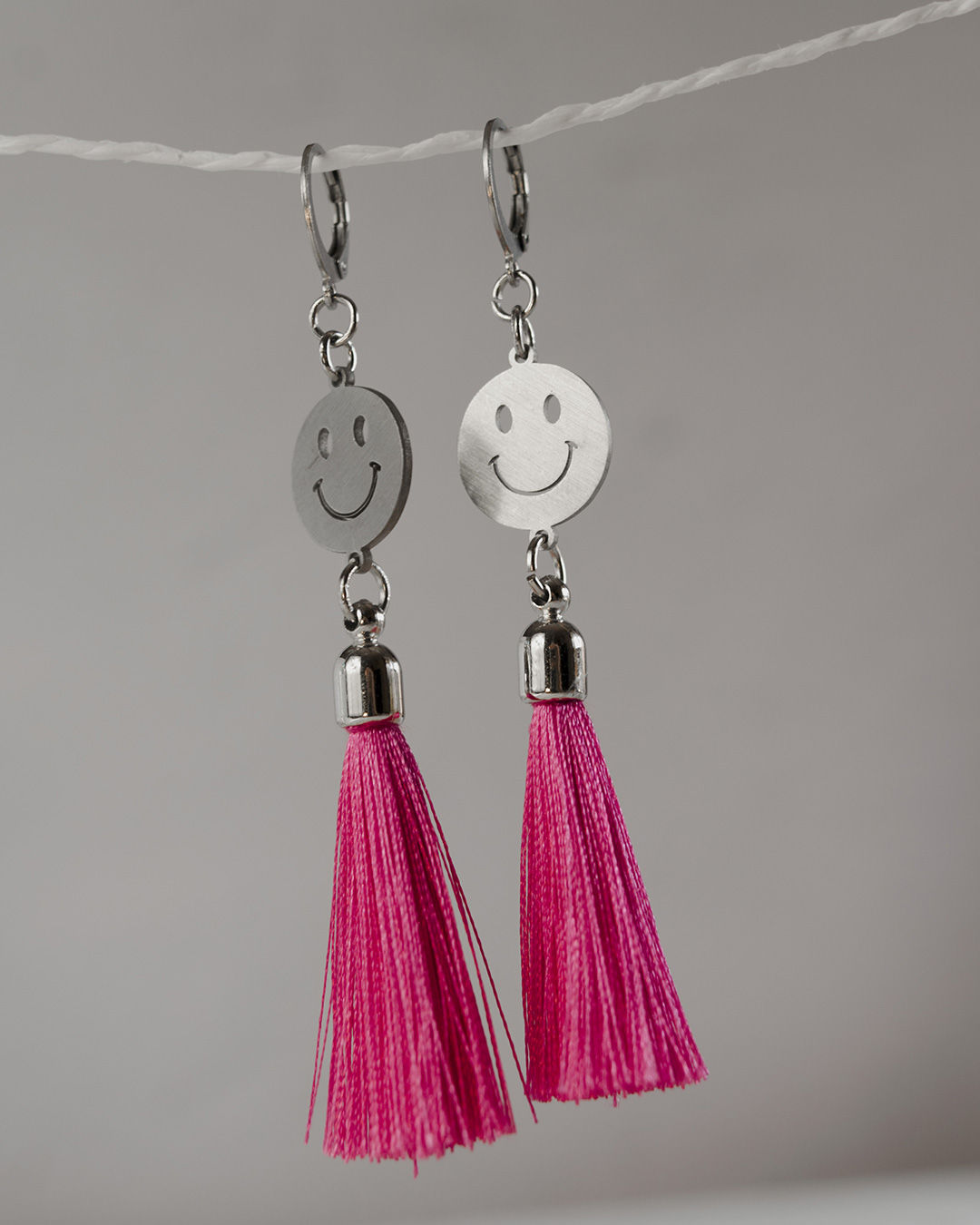 Pendientes plateados SMILEY PINK | ARL DISEÑO DE AUTOR
