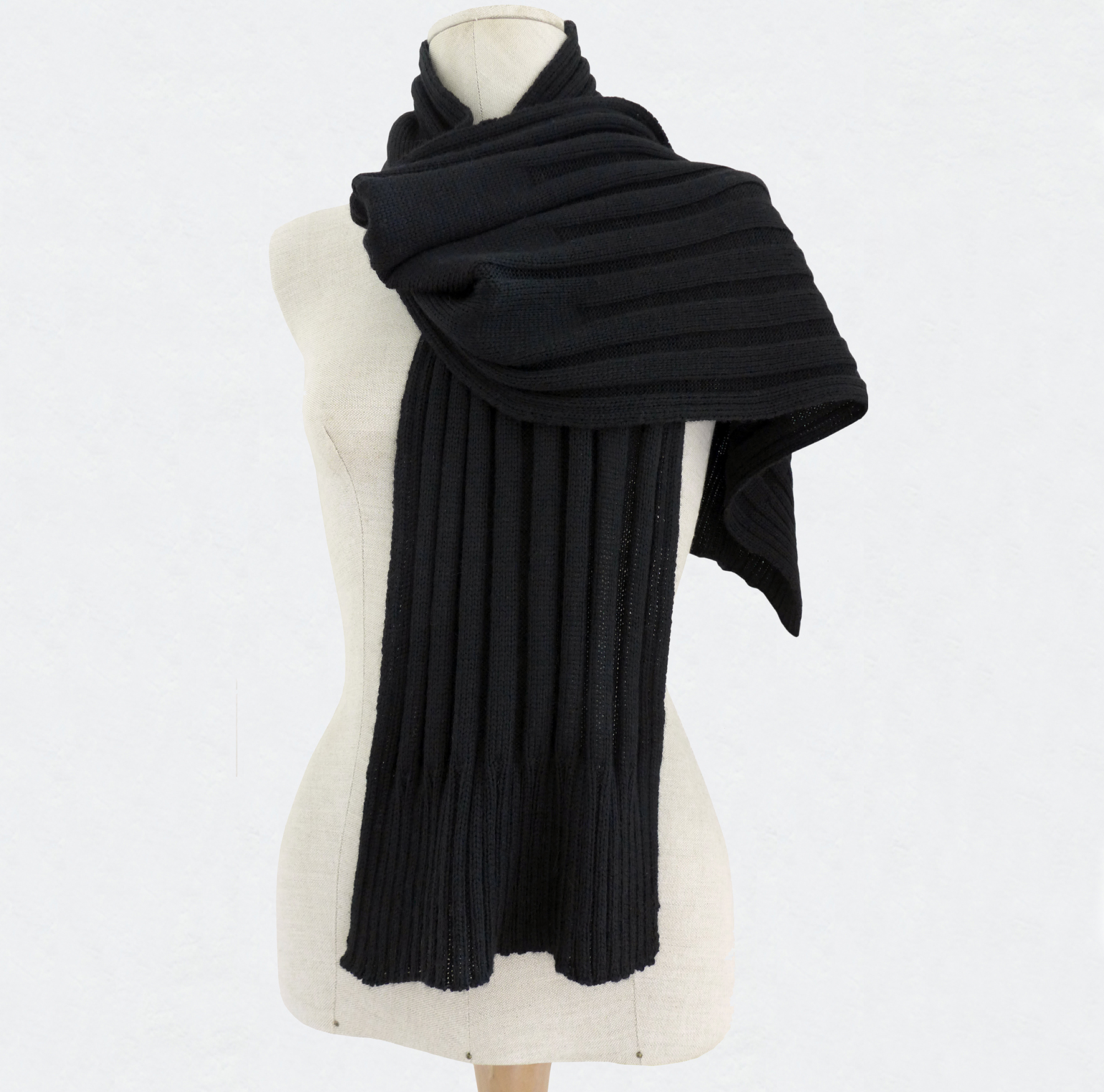TRIBUTE_Basique noire fine longue