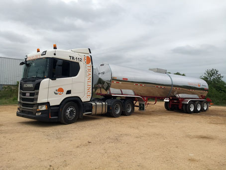El secreto detrás de un transporte alimenticio seguro: Pipas de acero inoxidable