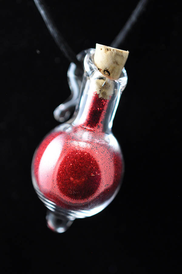 Thumbnail: Fairy Dust Necklace - Red