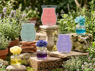 EPCOT® International Flower & Garden Festival: Happiness Blooms Collection