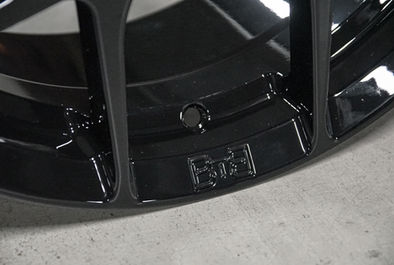 Design Y 17 gloss black 1.jpg