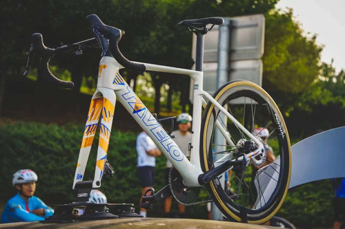 Tavelo Arow Race | TAVELO