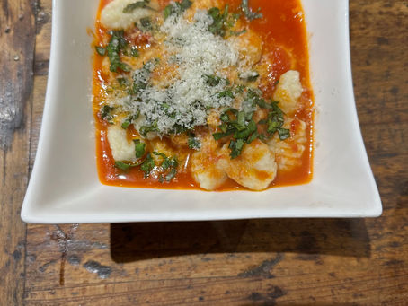 Mangiamaccheroni - Tomato Sauce With Onion & Butter