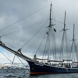 Ski & Sail in Spitzbergen