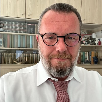 Writer: Sven Bossu