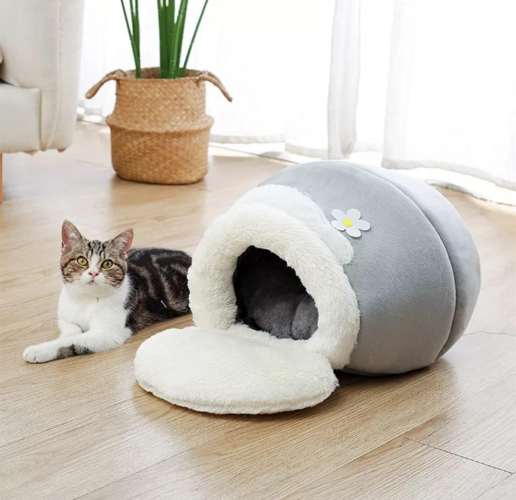 Thick Winter Cat House, Enclosed Cat Sleeping Bag