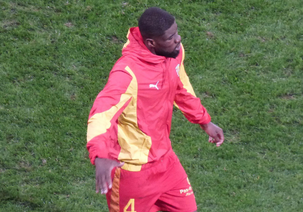 Kevin Danso meydanda “Lans”ın formasında