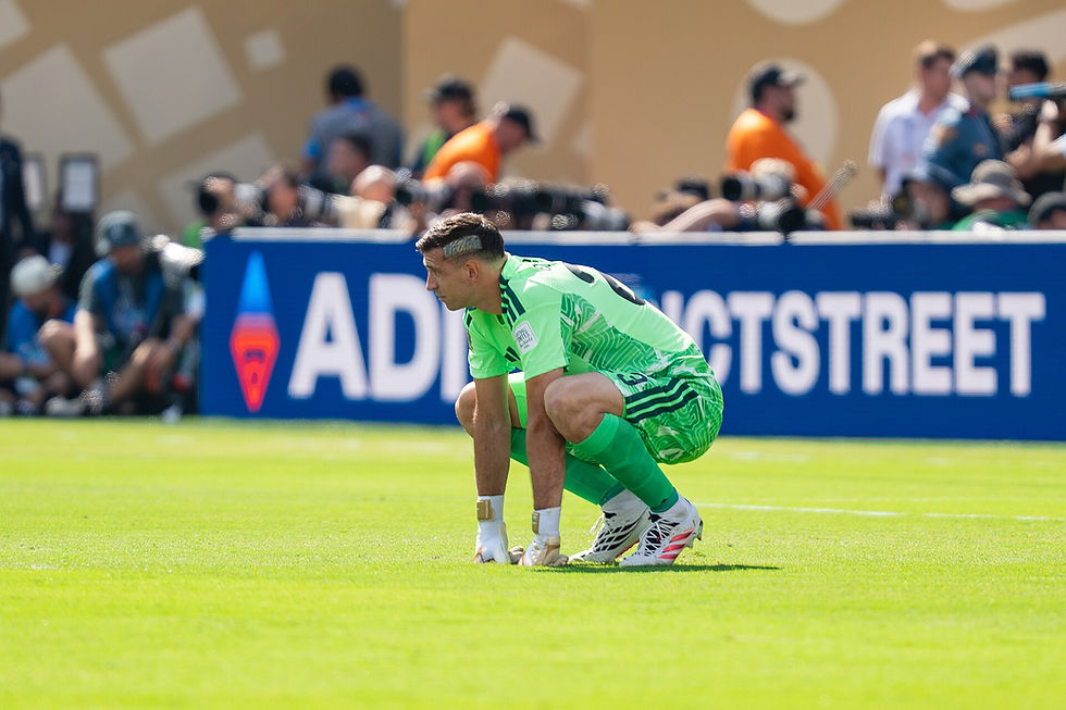 Emiliano Martines Çelsiyə transfer olundu