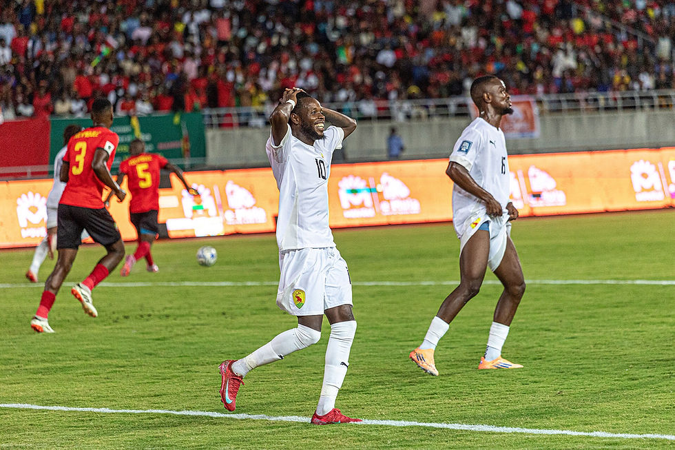 Mozambik millisinin müdafiəçisi Bruno Lanqa oyun zamanı