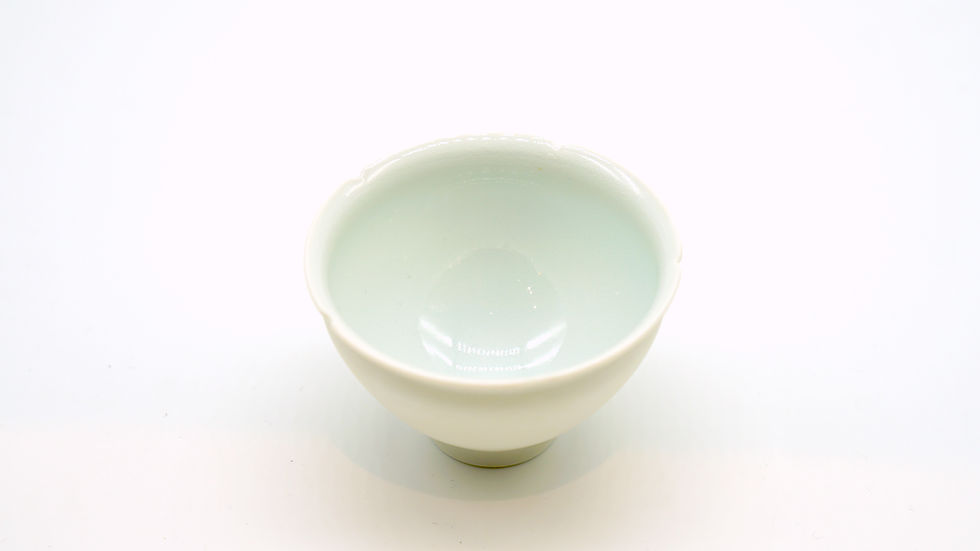 縮圖：青白磁輪花茶杯 Cup