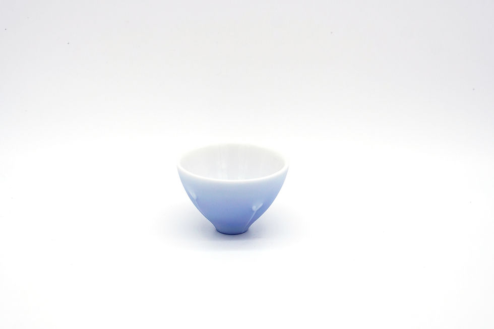 縮圖：Sake Cup With Plate 小花杯和小碟
