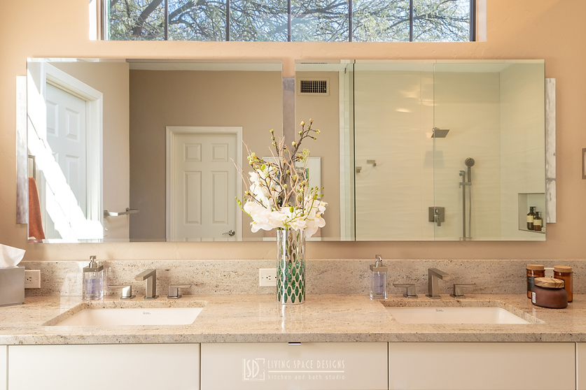 Warm-Inviting-Contemporary-Bathroom.png