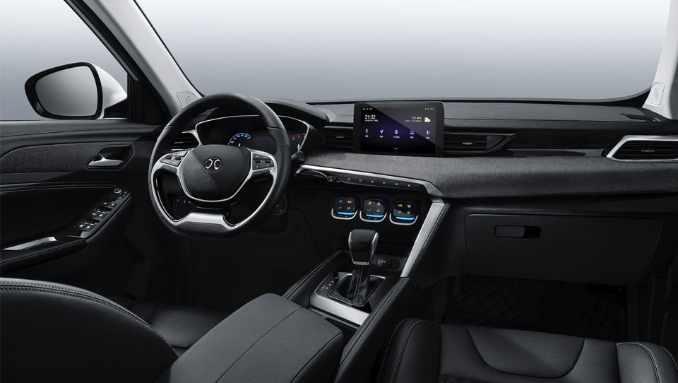 Thumbnail: Beijing X35 delivers style and efficiency in a compact SUV.