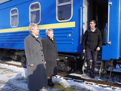 Rishi Sunak pledges €2.9 billion military aid on surprise visit to Ukraine