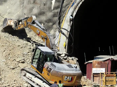 India: Rescuers plan new escape route for 41 trapped workers