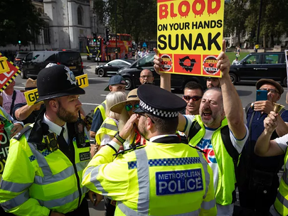 ‘Blade runners’ fight back against controversial ULEZ scheme in London