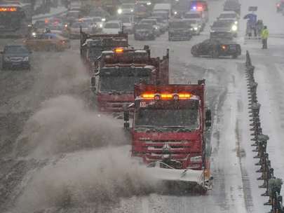 Heavy snow blankets northern China