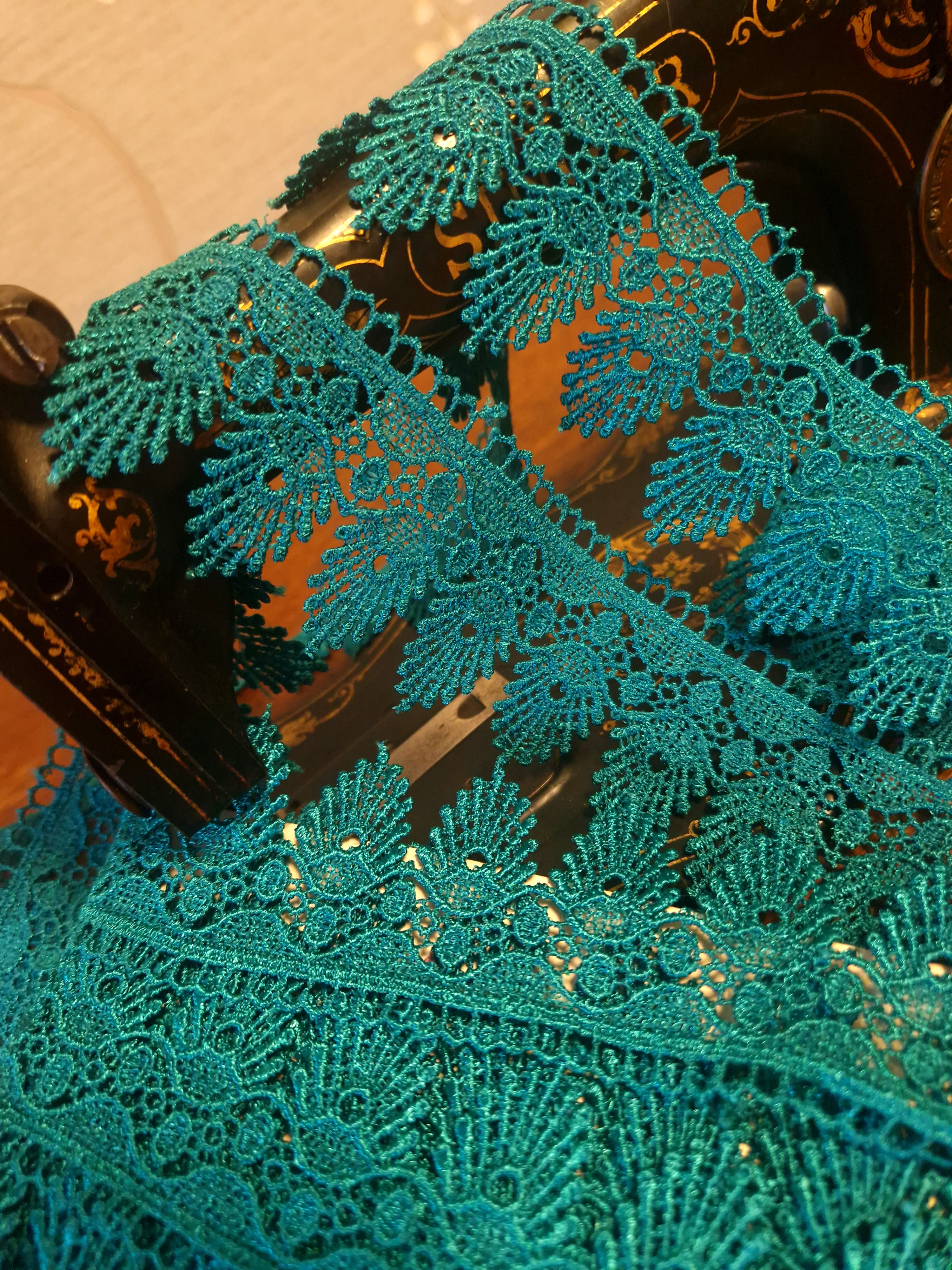 Turquoise Blue Green Venice Lace Remnant